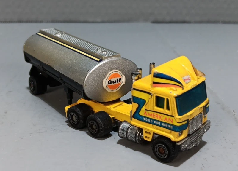 SHINSEI GMC Tanker Truck Gulf 1/128 Yellow - Image 3 of 4