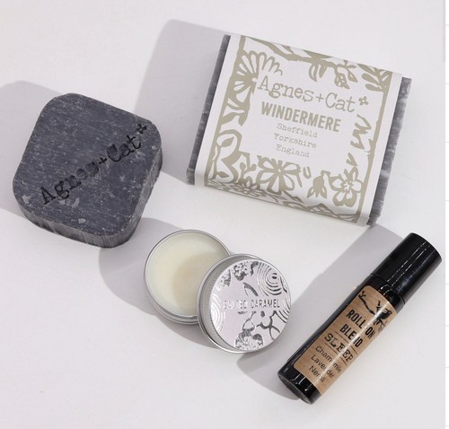 Agnes&Cat Wellness Geschenkset Handgemachte Seife Shampoo Lippenbalsam Rollon Öl - Bild 2 von 2