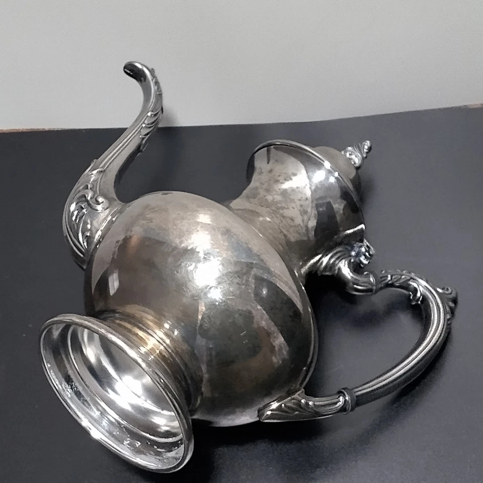 Vintage Oneida Silver Plated Footed Coffee Tea Pot  10.75" Hinged Teapot Tarnish - Image 2 of 4