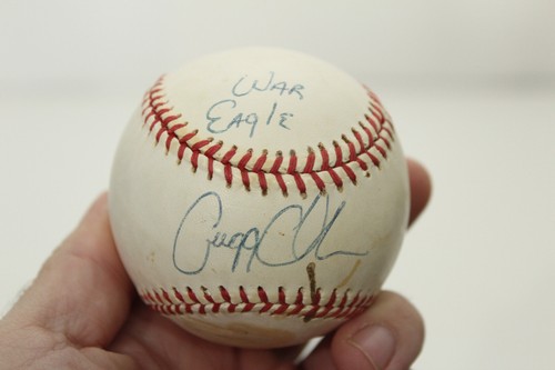 Baseball universitaire signé Gregg Olson