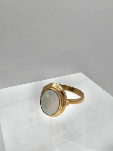14K Yellow Gold Oval Opal Ring - Picture 6 of 10
