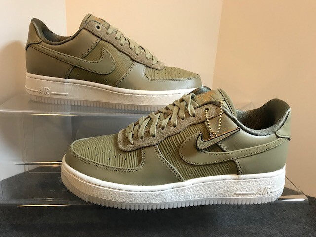BNIB WOMENS NIKE AIR FORCE 1 '07 LX OLIVE GREEN LEATHER & WHITE TRAINERS UK 6.5 BNIB WOMENS NIKE AIR FORCE 1 '07 LX OLIVE GREEN LEATHER & WHITE TRAINERS UK 6.5
