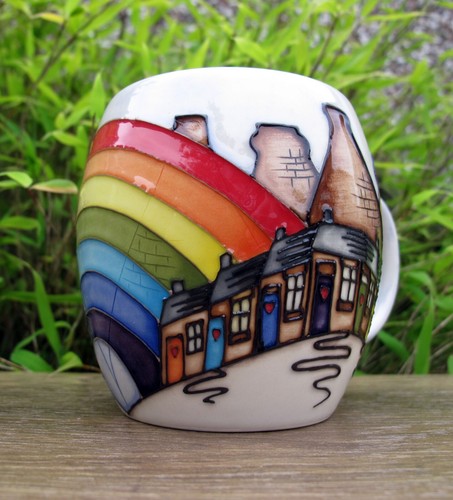 Moorcroft Exquisite CITY GUARDIAN Barrel Mug MU2 Reatail Price £340 Vicky Lovatt - Picture 4 of 21