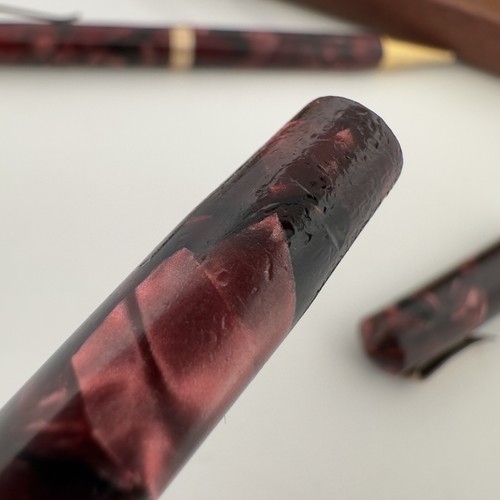 VINTAGE ~ BANTAM ~ MINI FOUNTAIN PEN AND MECHANICAL PENCIL SET ~ BURGUNDY MARBLE - Picture 13 of 23