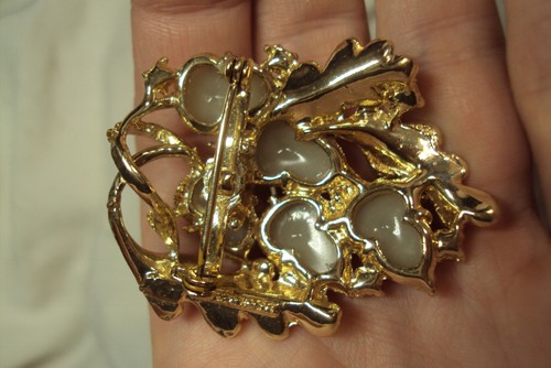 vintage lucite acorn acorns + Oak leaves rhinestone gold tone brooch pin signed - Picture 6 of 7