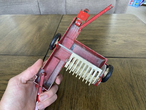 Vintage ERTL International Harvester Hay Baler 1/16 Scale Diecast - Picture 8 of 10