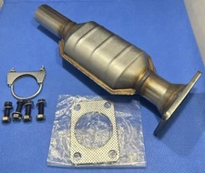 For 1997-2005 Buick LeSabre 3.8L 2000-05 Pontiac Bonneville Catalytic Converter