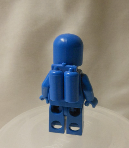 LEGO 6824 6827 Classic Space MAN MINI FIGURE Blue Air Tanks sp004 1984-1988 - Picture 2 of 2