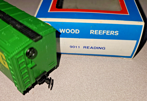 Model Power HO Scale Reading Wood Reefer RDG #20033 MPN 9011 Made in Yugoslavia - Picture 2 of 5