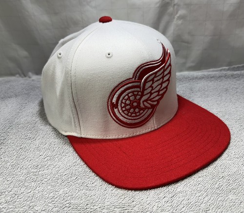 Mitchell And Ness Vintage Hockey Detroit Redwings Snapback Hat, White/Red. [OS] - Picture 2 of 17