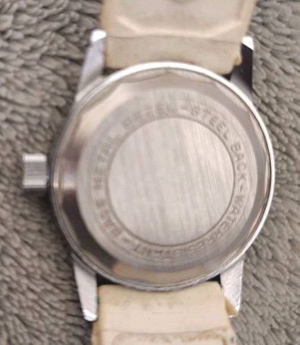 Douglas France Skin Diver World Time Mechanical Watch 31mm - Picture 6 of 9