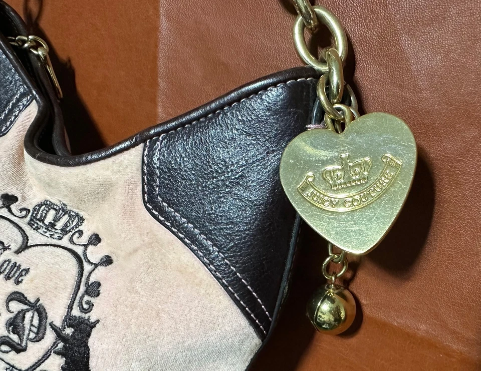 juicy couture tasche rosa mit heavy charms - Bild 2 von 4