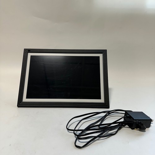 Aluratek - 10" IPS LCD Wi-Fi Touchscreen Digital Photo Frame - Black - Picture 1 of 5