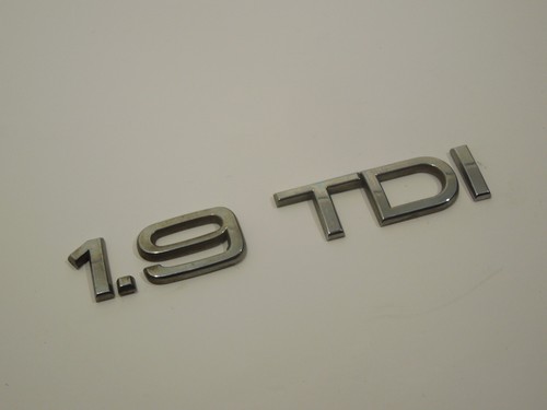 Audi A4 8E B7 1.9 TDI Kofferraum Emblem Logo 8H0853743D