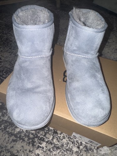 Bota UGG 1016222 Classic Mini II para mujer, talla 9 - gris - Imagen 2 de 8