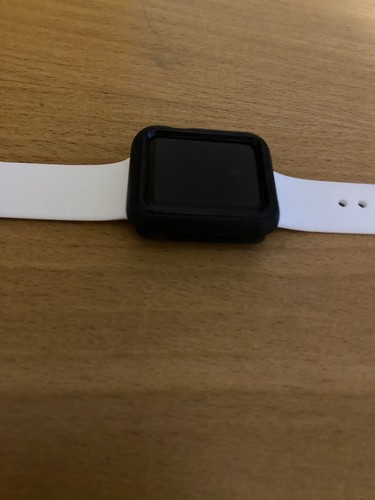 Apple Watch Series 3 38mm Boîtier en Aluminium avec Bracelet Sport Blanc (GPS) - Photo 8 sur 8