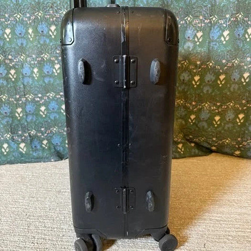Solgaard Carry-on Luggage (Large) w/ Closet - Picture 4 of 10