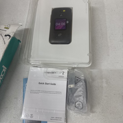 Total Wireless Alcatel My Flip 2 | 4 GB | Prepaid Flip Phone - Picture 5 of 10