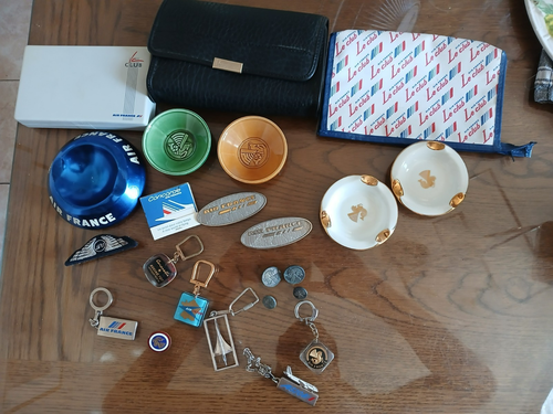 Lot Air France Vintage accessoires PUB porte clé cendrier