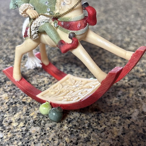 Enesco The Heart Of Christmas Karen Hahn ELF ON ROCKING HORSE 4034459 - Picture 3 of 12