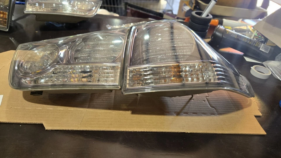 Luz trasera completa derecha del pasajero Lexus RX400H 2004 05 06 07 08 2009 Foto 2 de 4