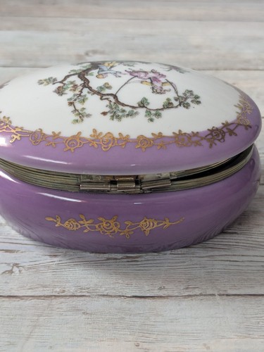 Vintage Hinged Porcelain Box Courting Couple Swinging Purple Gold Trim Musical - Picture 5 of 10