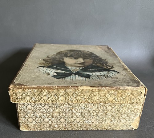 Antique Victorian Girl Portrait Cardboard Box Early 1900’s - Picture 2 of 9