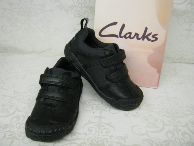 clarks shoes victoria bc