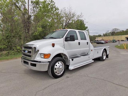 2009 FORD F-750 CREW CAB RV HAULER / TOTER TRUCK - Picture 2 of 17
