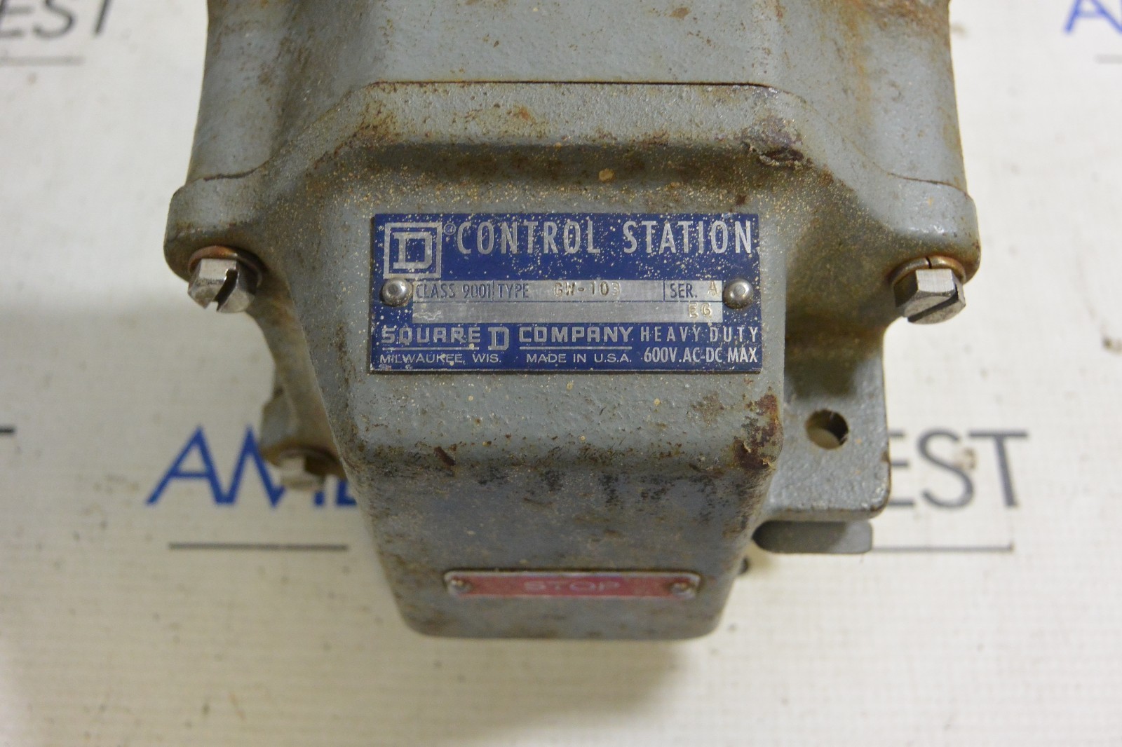 600V . * NIB . UJ-10 Square D Pushbutton Control Station 9001 Type GW-103
