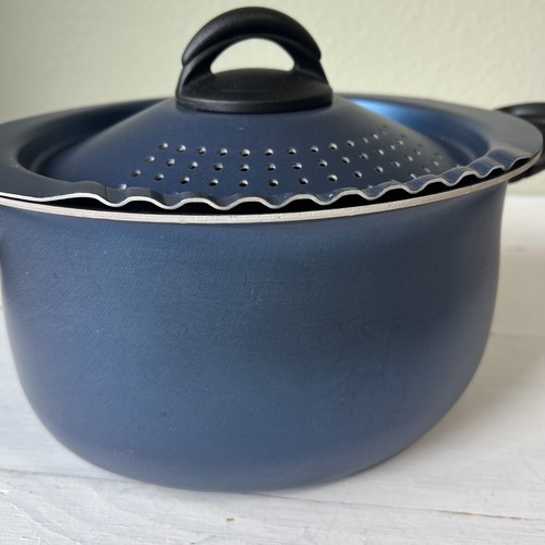 Bialetti 5.5 Quart Pasta Pot with Strainer Lid, Blue – Elongated Oval Pot - Picture 2 of 17