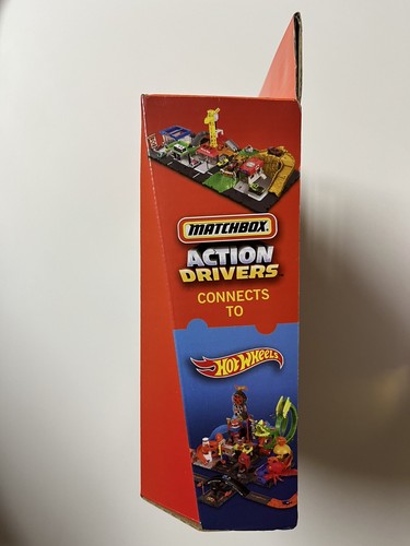 Matchbox 2022 Action Drivers Pizza Hut Pizza Run Set ￼with VW GTI - Picture 3 of 7