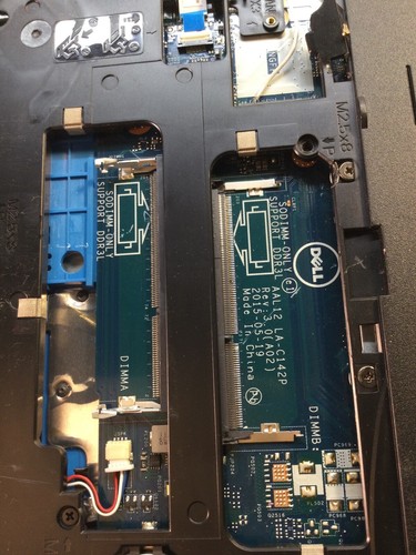 Dell Inspiron 5755 17" Laptop AMD A8 BLUE -POWERS/NO RAM CLIPS -MZ - Picture 7 of 7