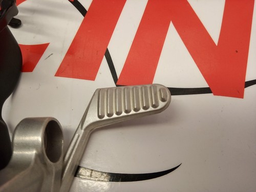PEDANA ANTERIORE DESTRA HONDA CBR 1000 RR 2008-2011 FRONT RIGHT FOOTBOARD - Foto 6 di 14