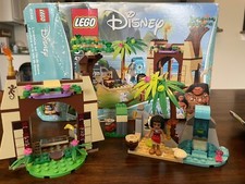 LEGO Moana's Island Adventure 41149 has box, instructions, and minifig 99%