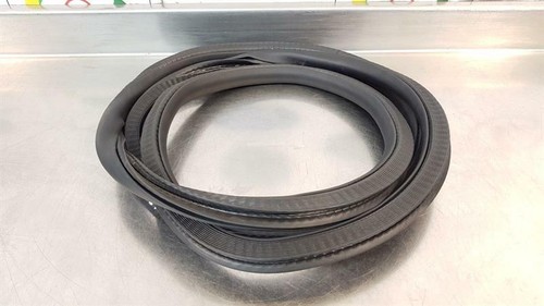 FIAT 500X 2017 DRIVER OFF SIDE REAR DOOR RUBBER SEAL WEATHERSEAL