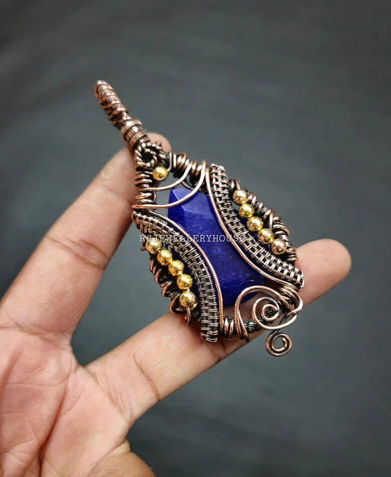 Colgante de zafiro azul envuelto en alambre de cobre joyería piedras preciosas regalo hecho a mano Foto 2 de 4