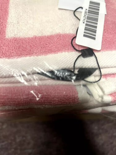 HAY Check Bath Towel 70 x 136cm Pink - Picture 3 of 5