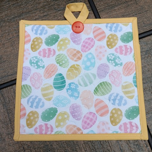 POTHOLDER HOT PAD SET - HANDMADE QUILTED EASTER SPRING (2) WITH HANGING LOOPS - Picture 3 of 4