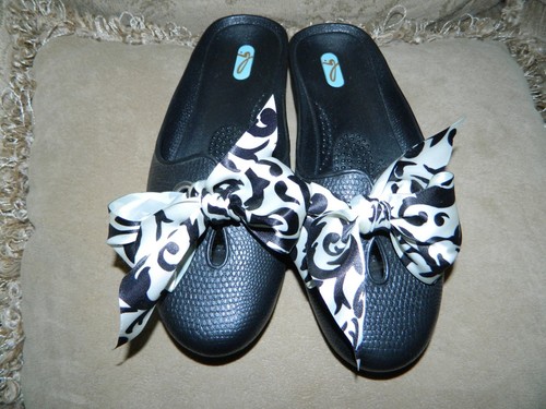 Okal Black Slide on Shoes w/Cream & Black Bow Size M/L 8/9-New - Picture 4 of 4