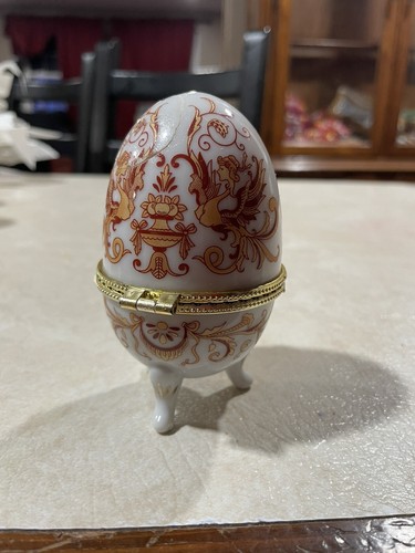 VINTAGE 4" PORCELAIN EGG FLORAL HINGED GOLD TRIM TRINKET BOX EASTER - Bild 4 von 16