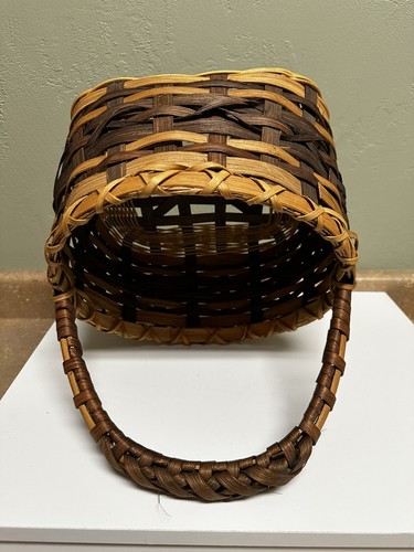 Vintage Large Woven Basket Dual Light & Dark Brown W/ Braided Handle - Picture 11 of 11