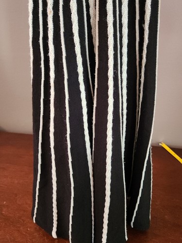 Womens Skirt Kimchi & Blue Size Medium Black with White Cable Knit Stripe Swing - Picture 6 of 10