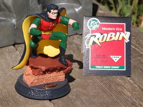 ROBIN STATUE HALLMARK FIGURINE 1996 BATMAN Brand New in box - Picture 5 of 12