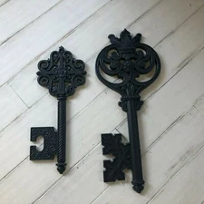 2 Vintage  Syroco plastic Key Figures  Mid Century Modern, USA, 7154, 7155