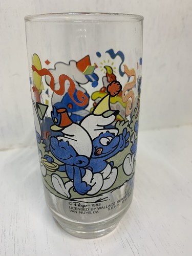 Vintage PEYO 1983 The Smurfs Baker Smurf 6" Collector Glass Tumbler - Picture 3 of 6