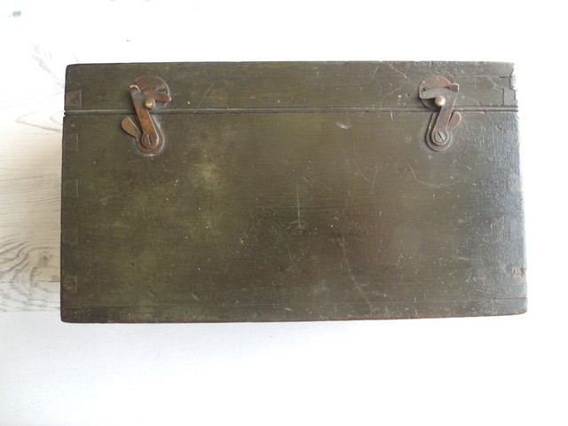 military wooden box circa 1918 approx 9 1/2 x 5 1/2 x 3 1/2 inches military wooden box circa 1918 approx 9 1/2 x 5 1/2 x 3 1/2 inches