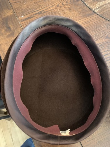 Vintage Women`s Chocolate Brown Velour Pillbox Tilt Hat Gorgeous Nearly New - Picture 8 of 8