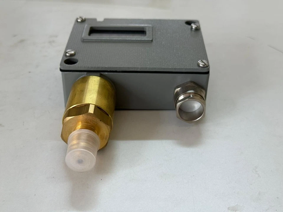 TRAFAG 900.2376.924 PRESSURE SWITCH (0...4BAR) - Image 4 of 4