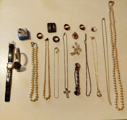 Modeschmuck Konvolut Halsketten Perlenketten Armbanduhren...